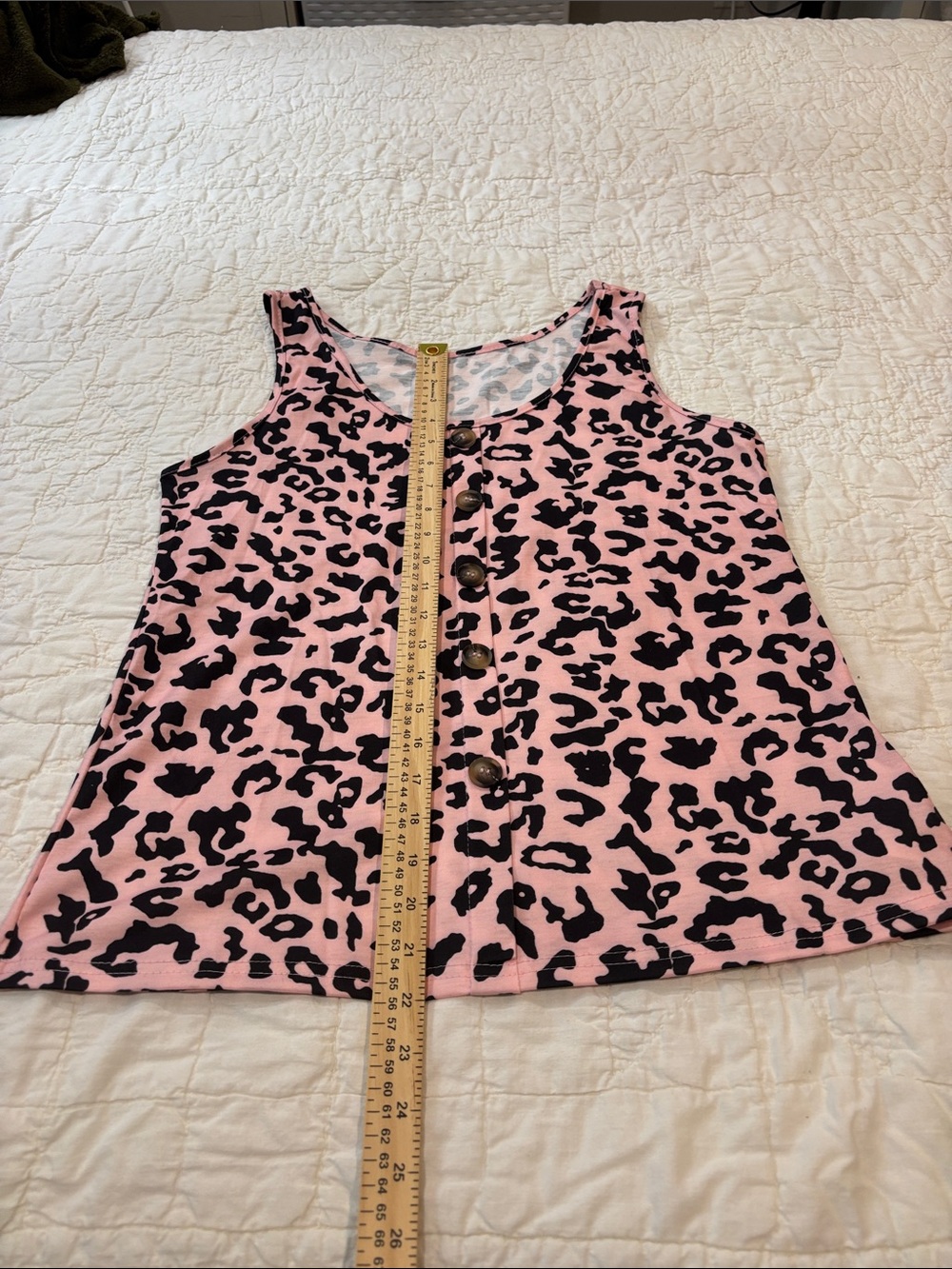 Pink Leopard Print Button-Front Tank Top
New without tags - Picture 3 of 4